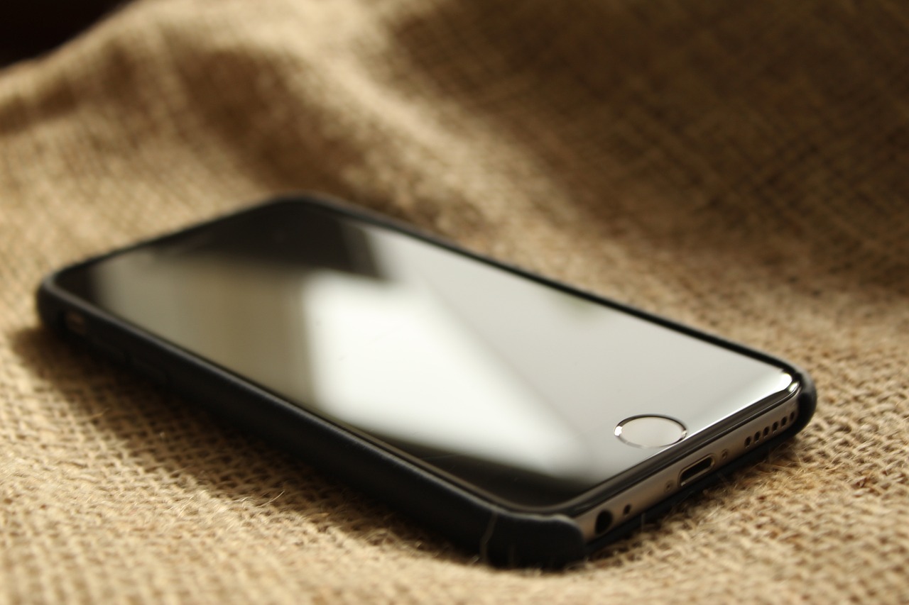 iPhone 4上市时间的回顾、影响及市场反响