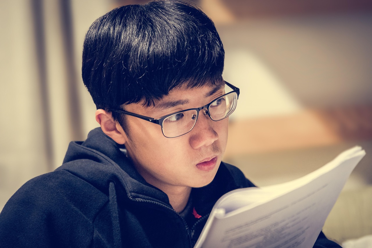 靳东李佳，影视新星的生活甜蜜与事业新动向
