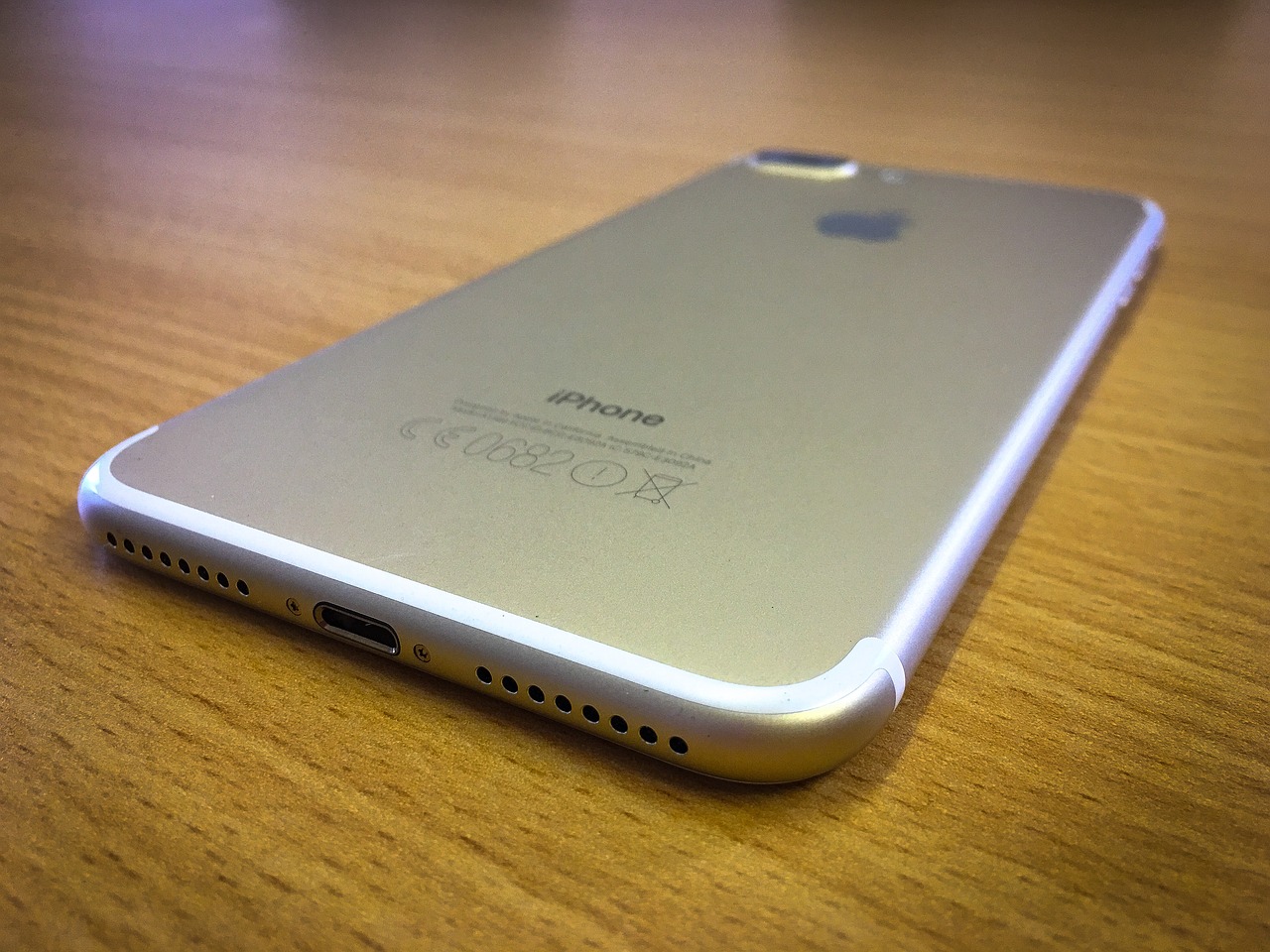 苹果iPhone 4S 16G回顾经典，最新报价及未来展望