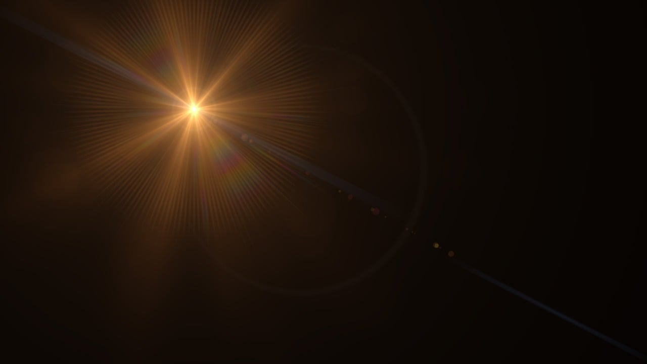 鄢明星，星光璀璨，闪耀前行之路
