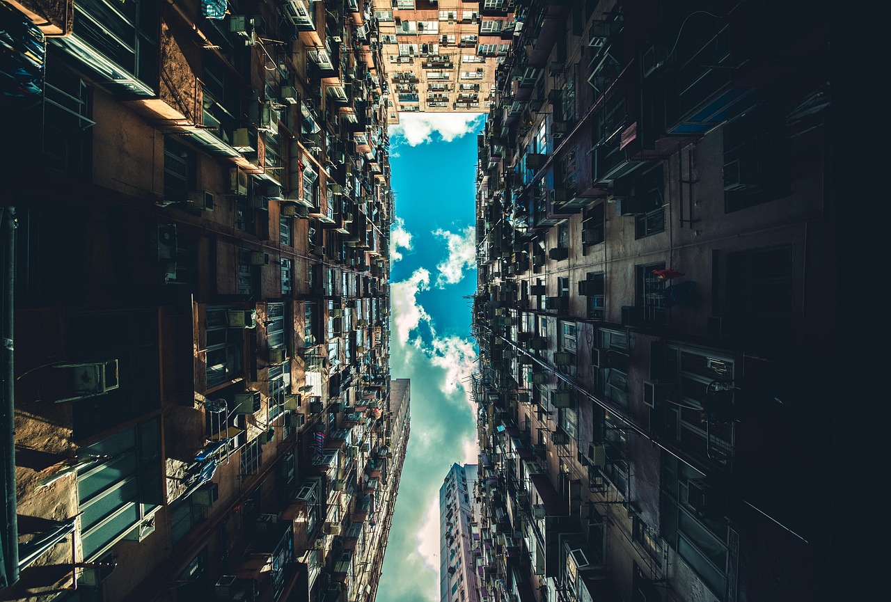 云南临沧暴雨考验城市应对能力