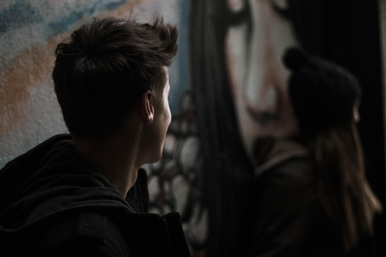 婚前试爱,情感与选择的在线之旅