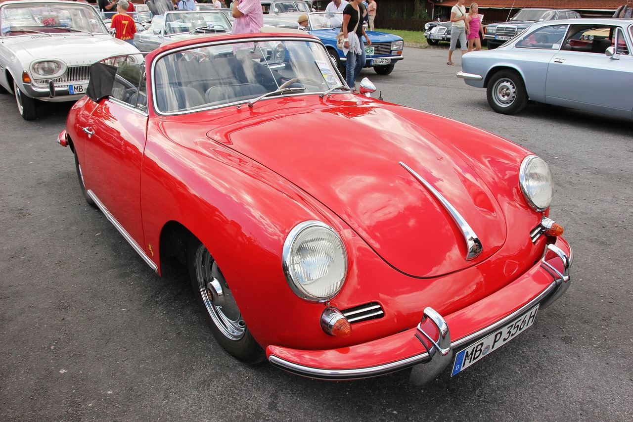 速度与激情的完美融合,比赛车的魅力展现