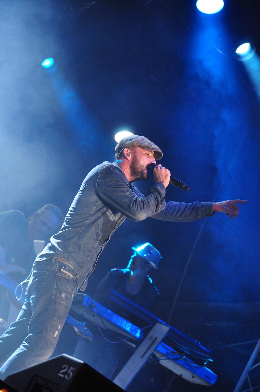 音乐之路的璀璨之星,张艺兴在明星学院的成长之旅