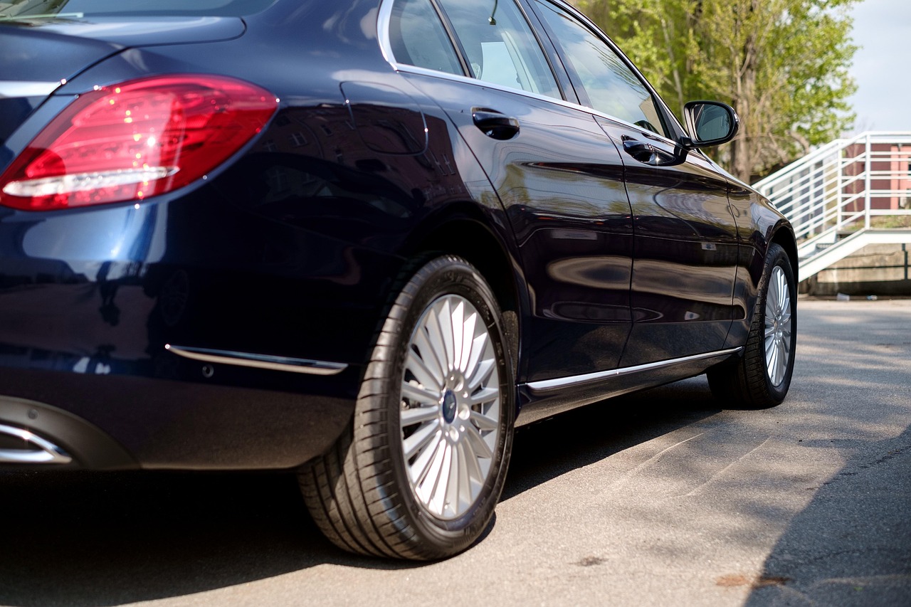 最新途锐车型图片,豪华与科技的完美融合