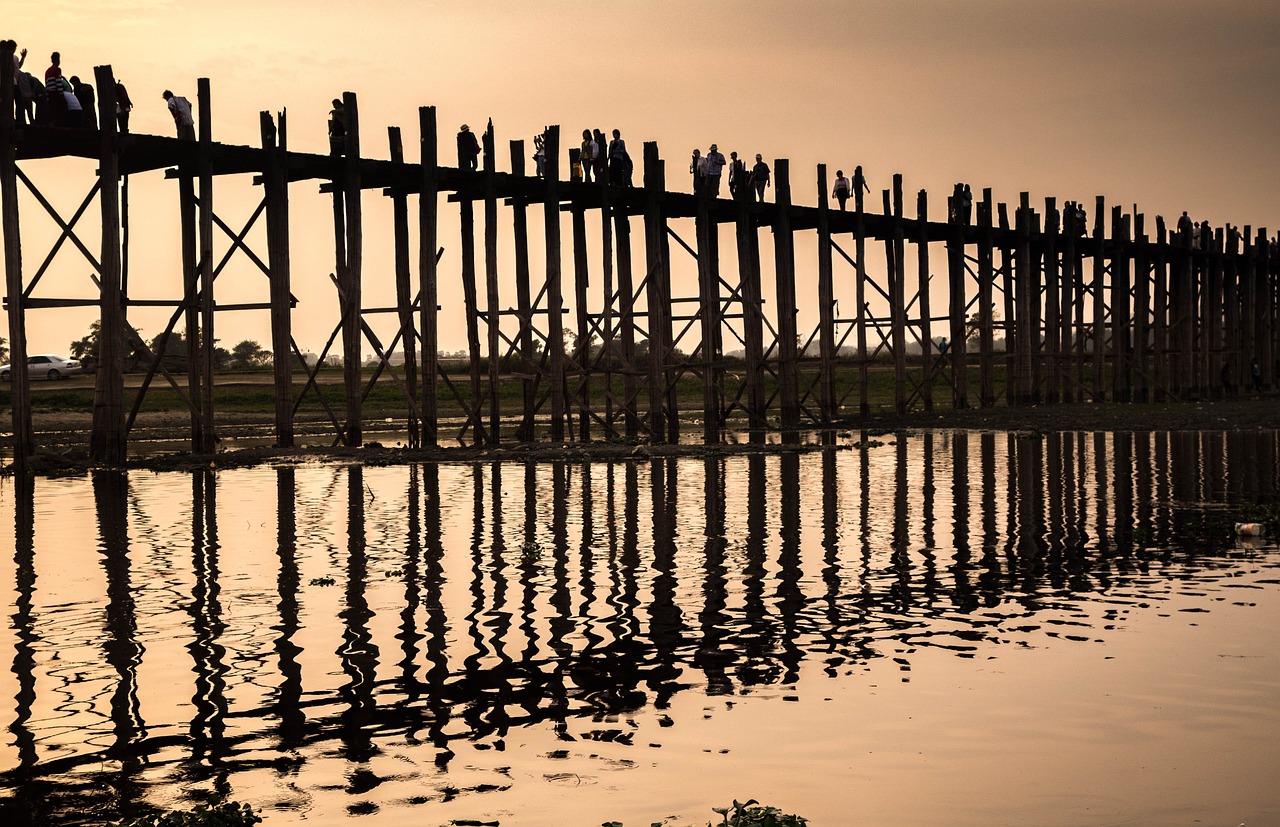 缅甸翡翠市场趋势与挑战并存,最新动态与机遇探索