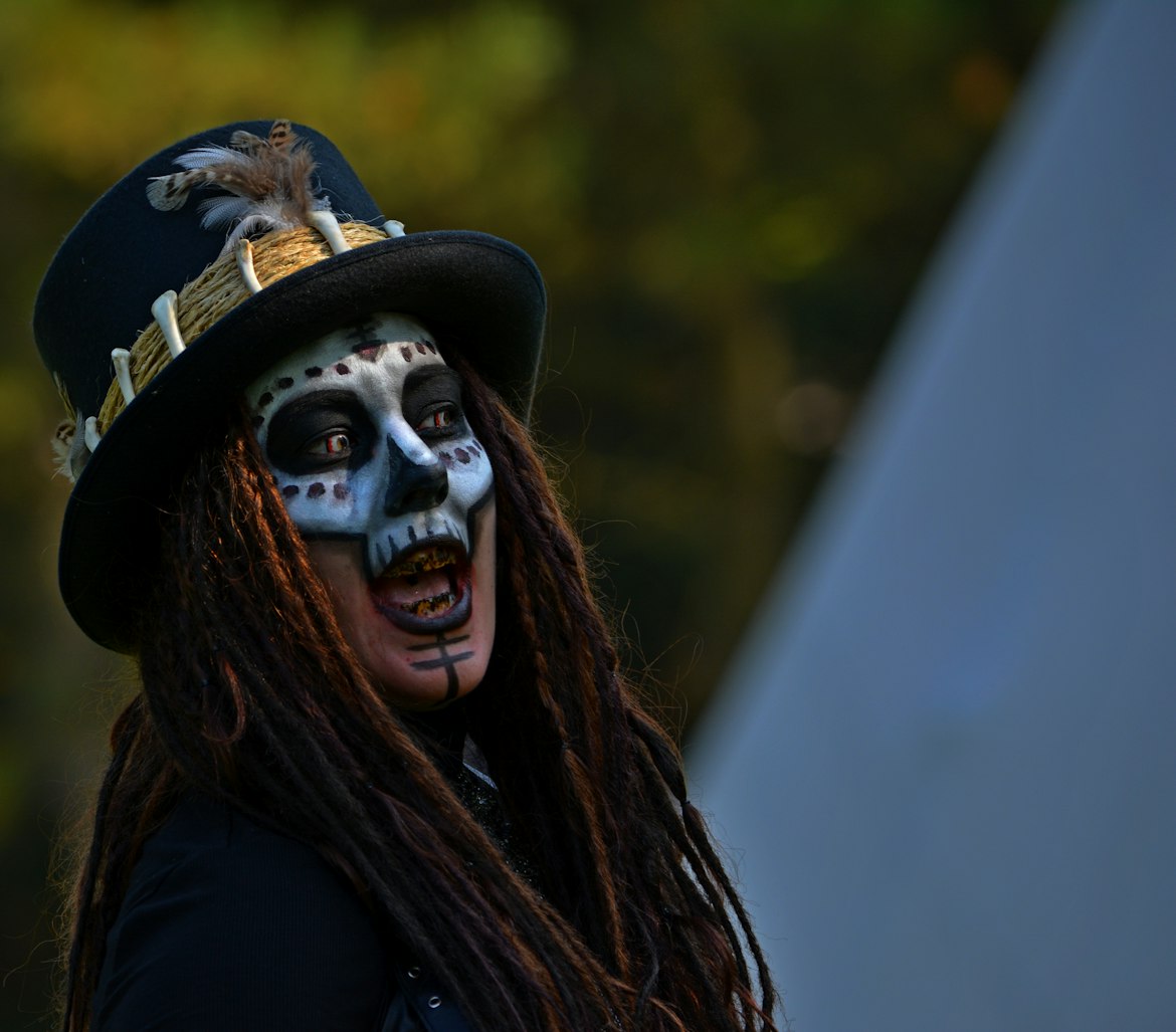 秦爷演员,银幕传奇角色的塑造者