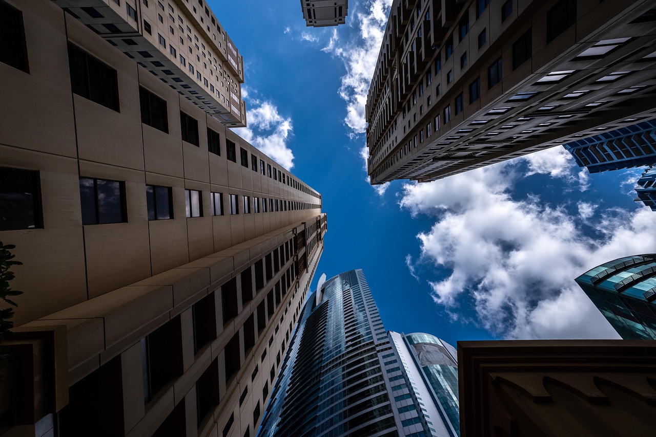 西安坠楼事件,深度解析与最新进展