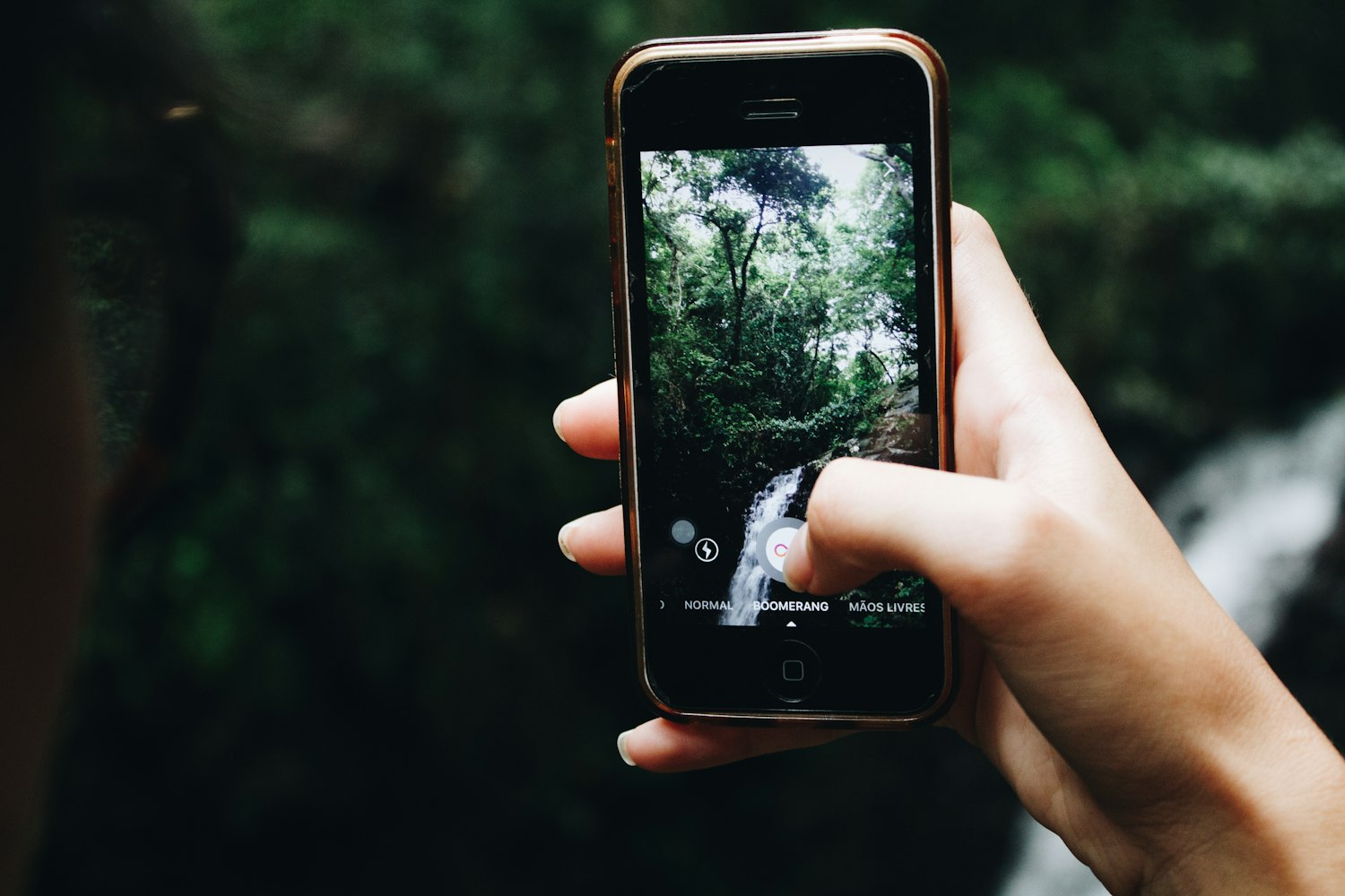 科技与时尚融合,最新手机系列重磅登场