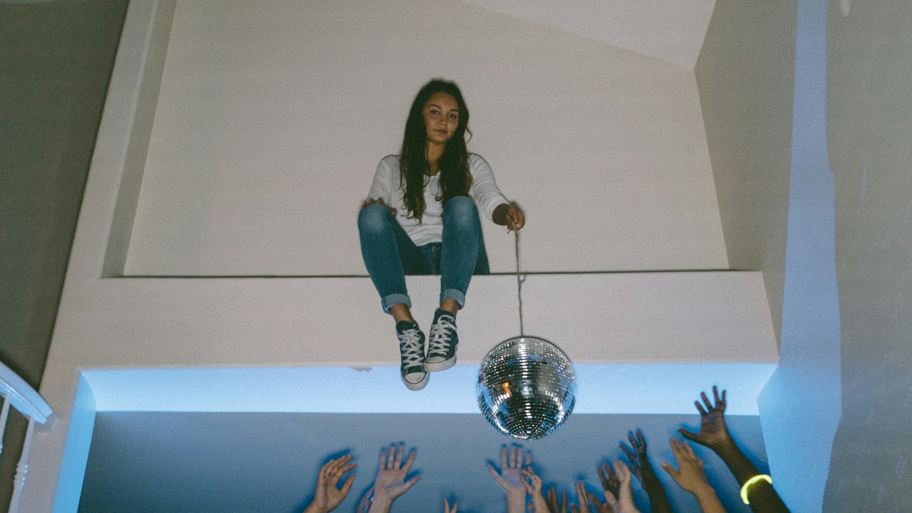 旋转的爱演员演绎命运情感之舞,情感与命运的旋转舞蹈