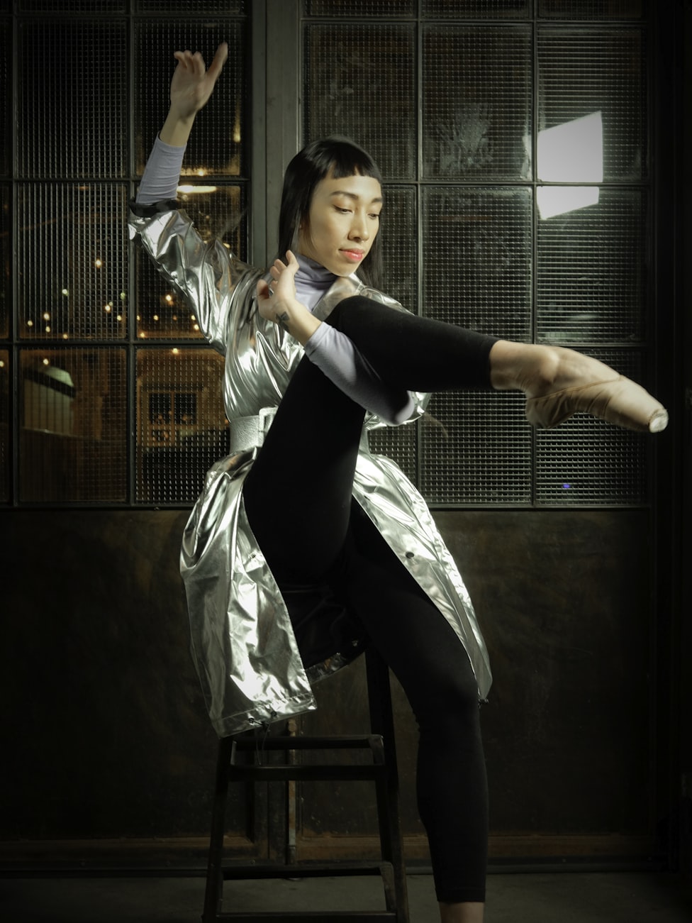 旋转的爱演员演绎命运情感之舞,情感与命运的旋转舞蹈