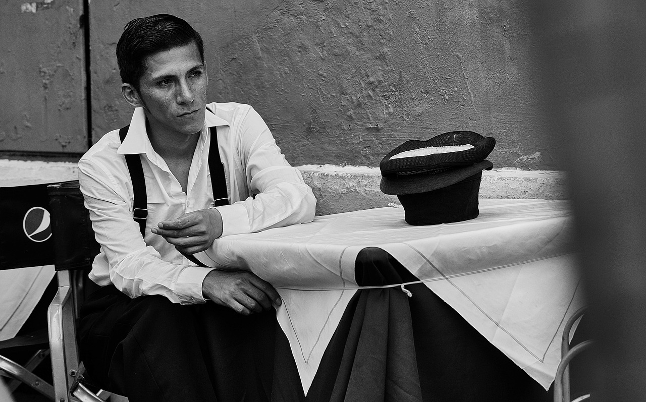 演员李成儒,演艺之路的坎坷与辉煌历程