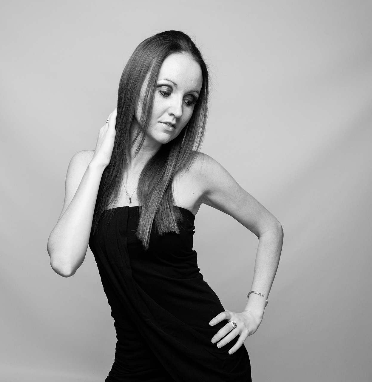 林允儿短发新造型,时尚先锋重塑魅力风采