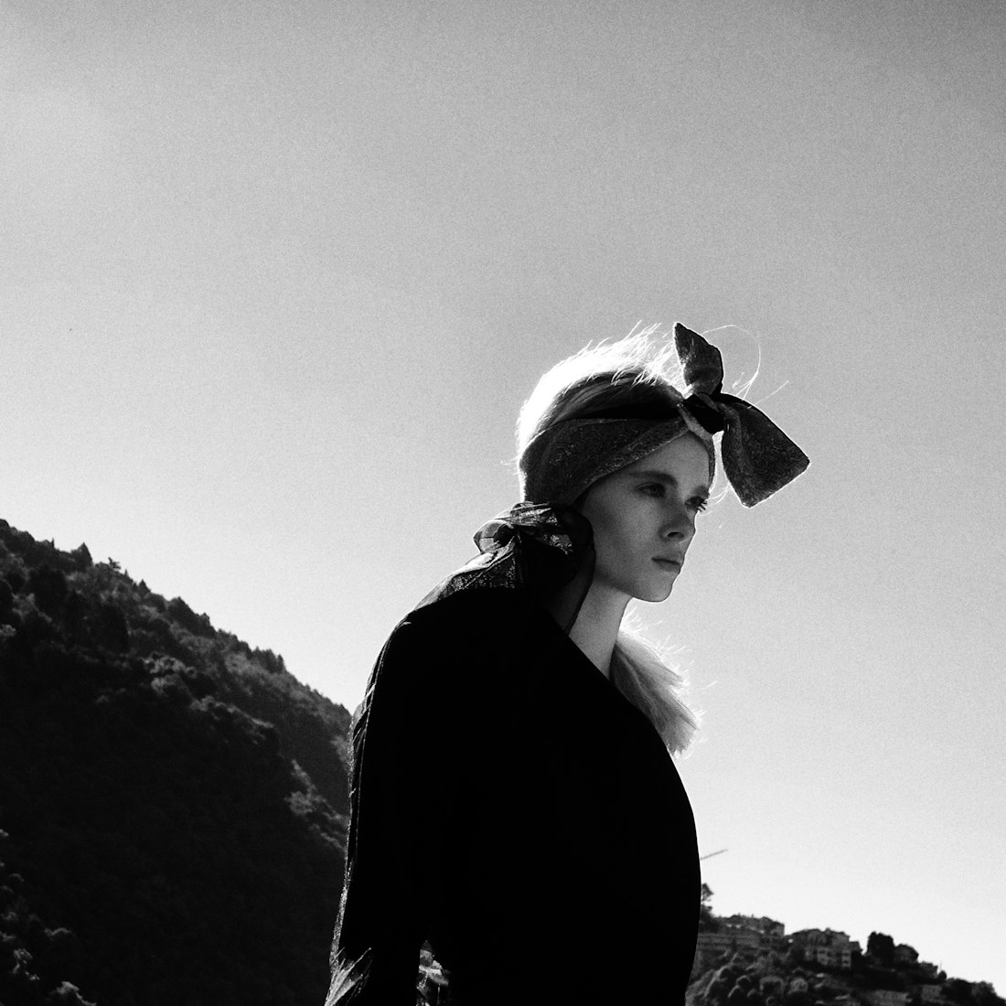 动漫头像女黑白霸气,独特美学风格的展现