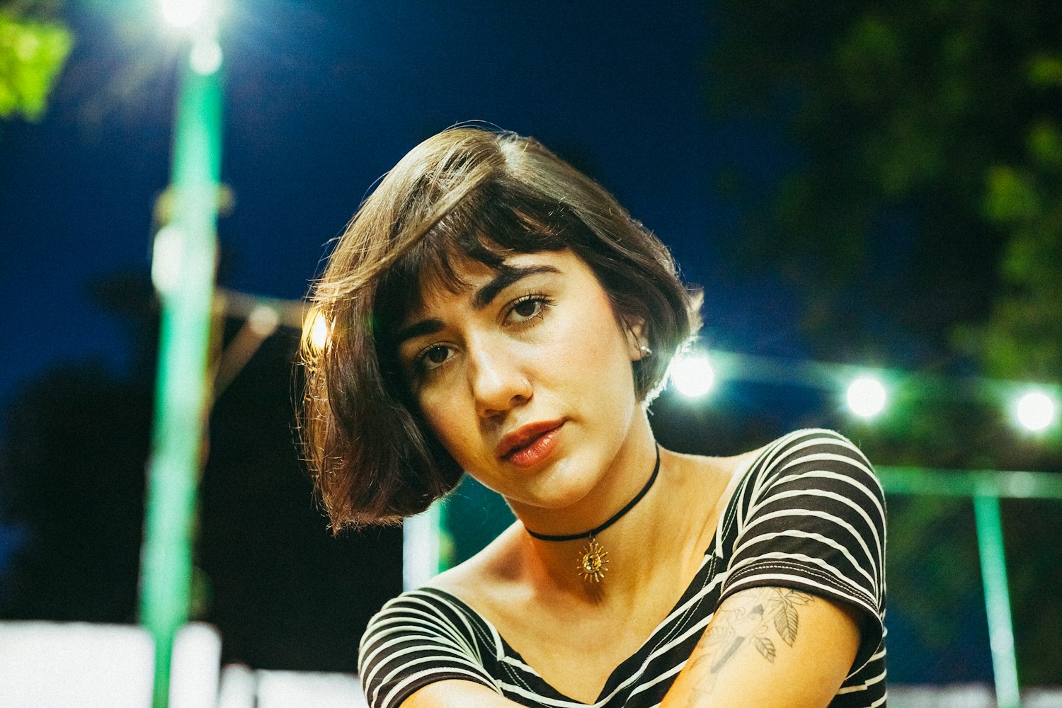 林中小屋与短发女演员的奇缘/奇遇