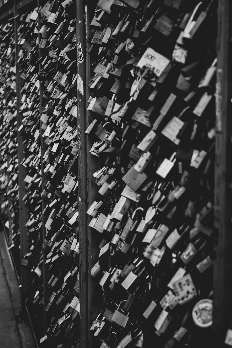 韩国新惊悚片探索心理与情感极致挑战,惊悚上映!