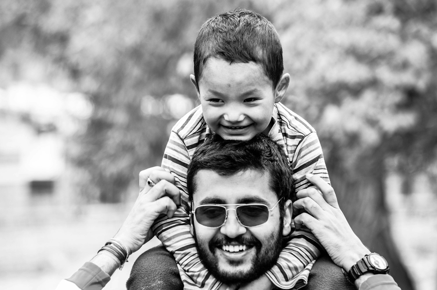 妈妈与超人皱市明的赛场传奇故事