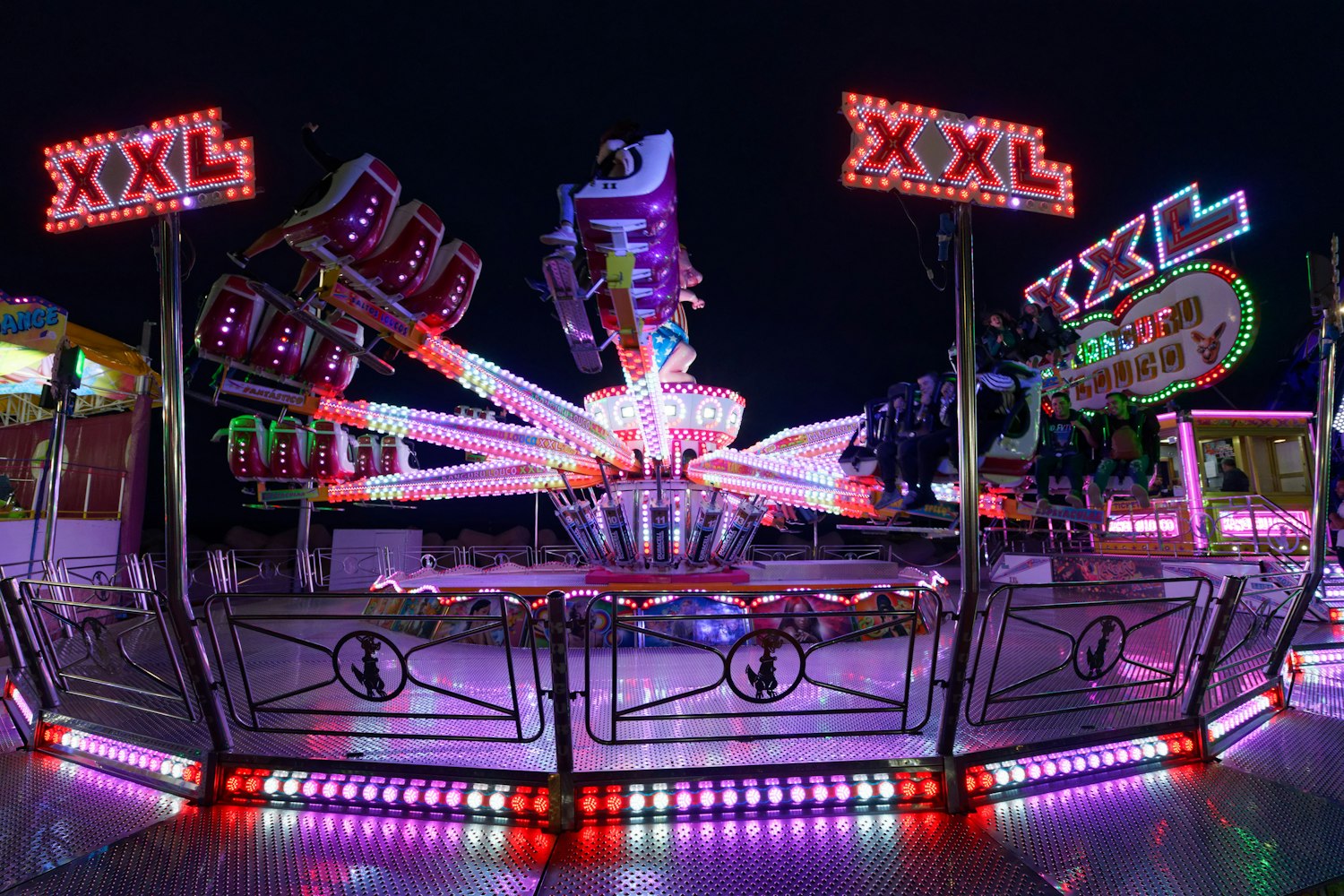 超跑赛车比赛,速度与激情的极致展现之夜