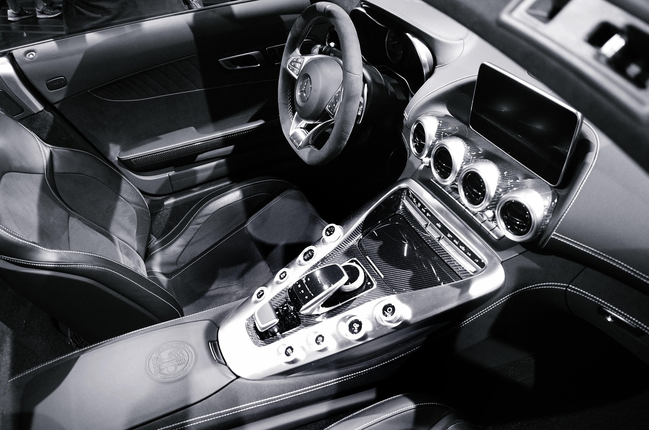 前四后四侧翻动态资讯,革新车辆动态资讯,引领趋势新定义!