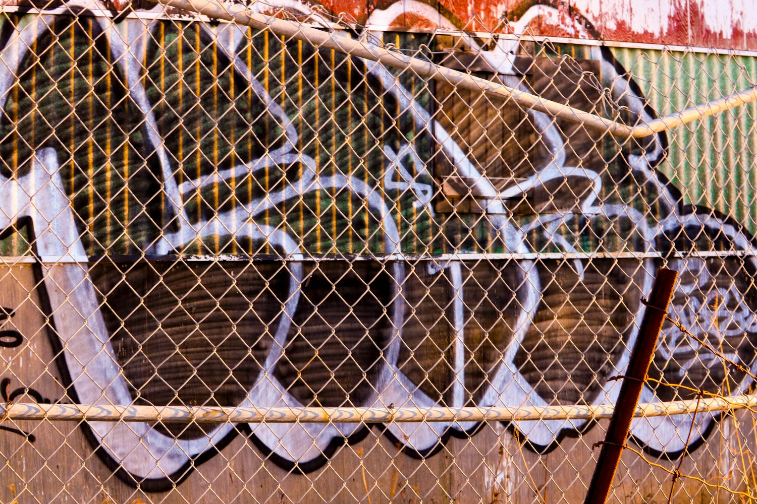 铁丝护栏网价格探讨,影响因素及市场行情分析