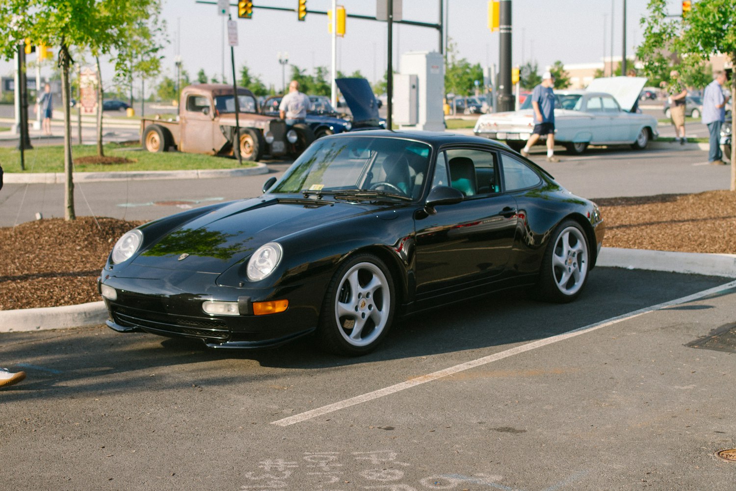 保时捷汽车价格与图片深度解析,豪华跑车市场现状与展望