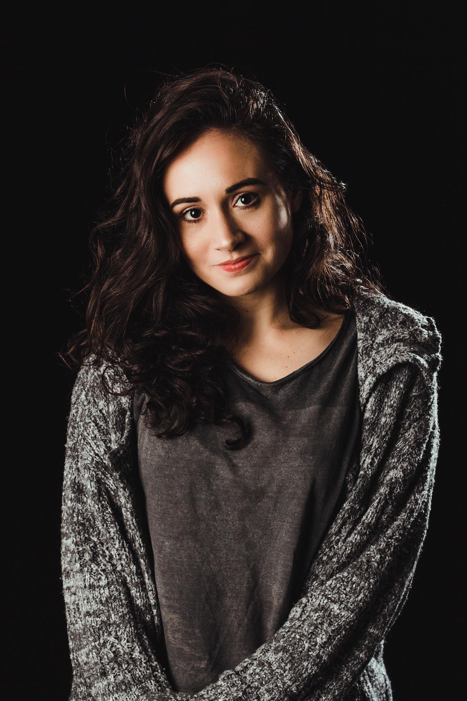 明星颧骨，面部魅力与审美焦点下的探讨