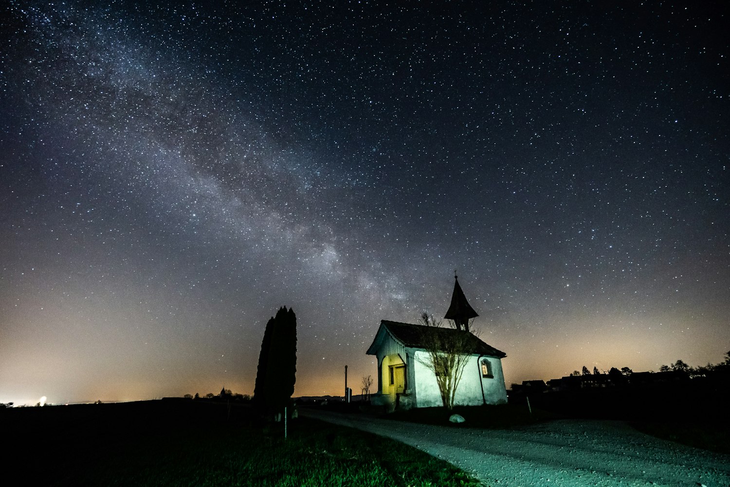 模仿秀明星的跨界之旅，舞台到荧屏的璀璨轨迹