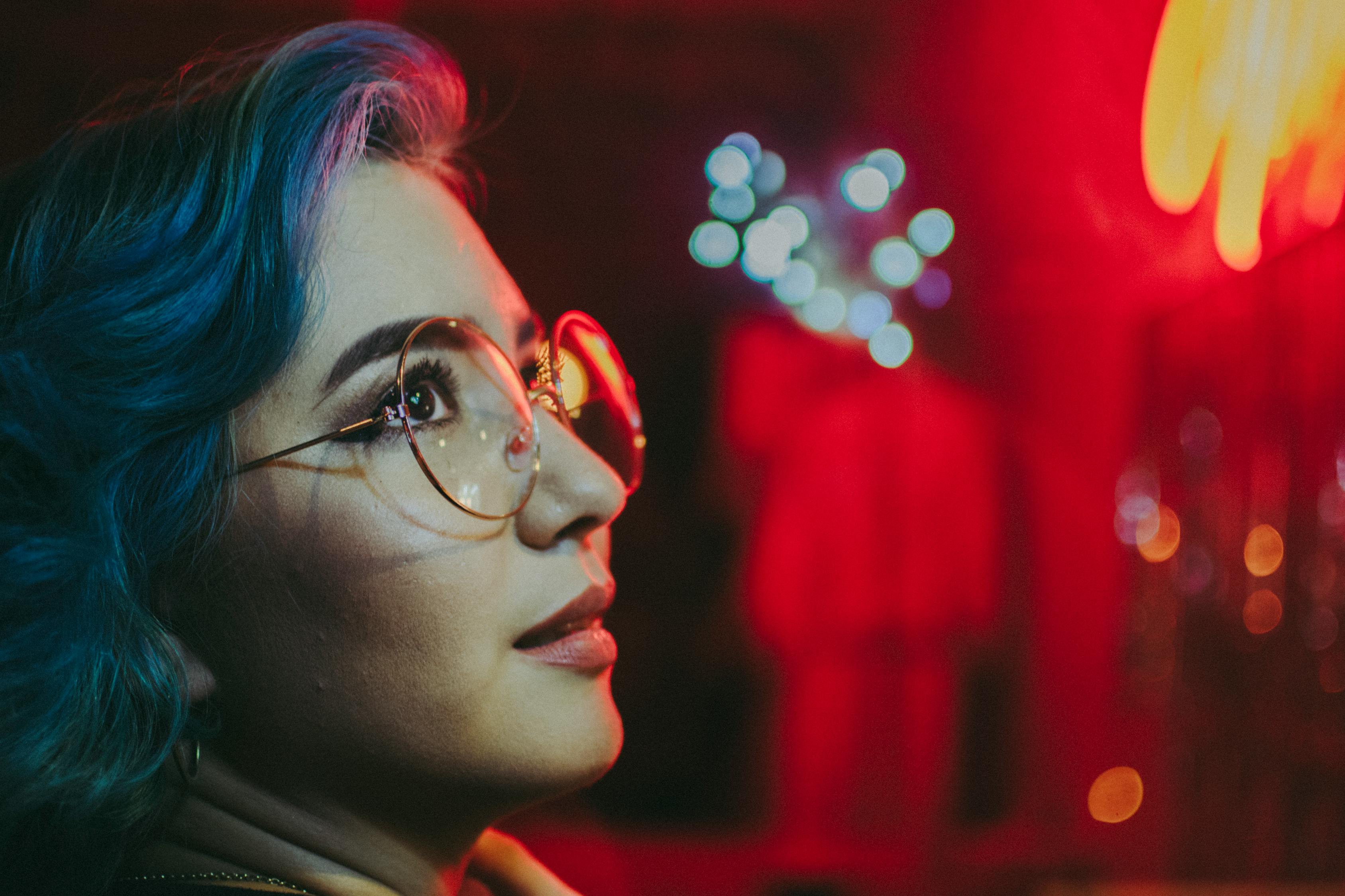 明星戴美瞳,时尚潮流还是个性展现?