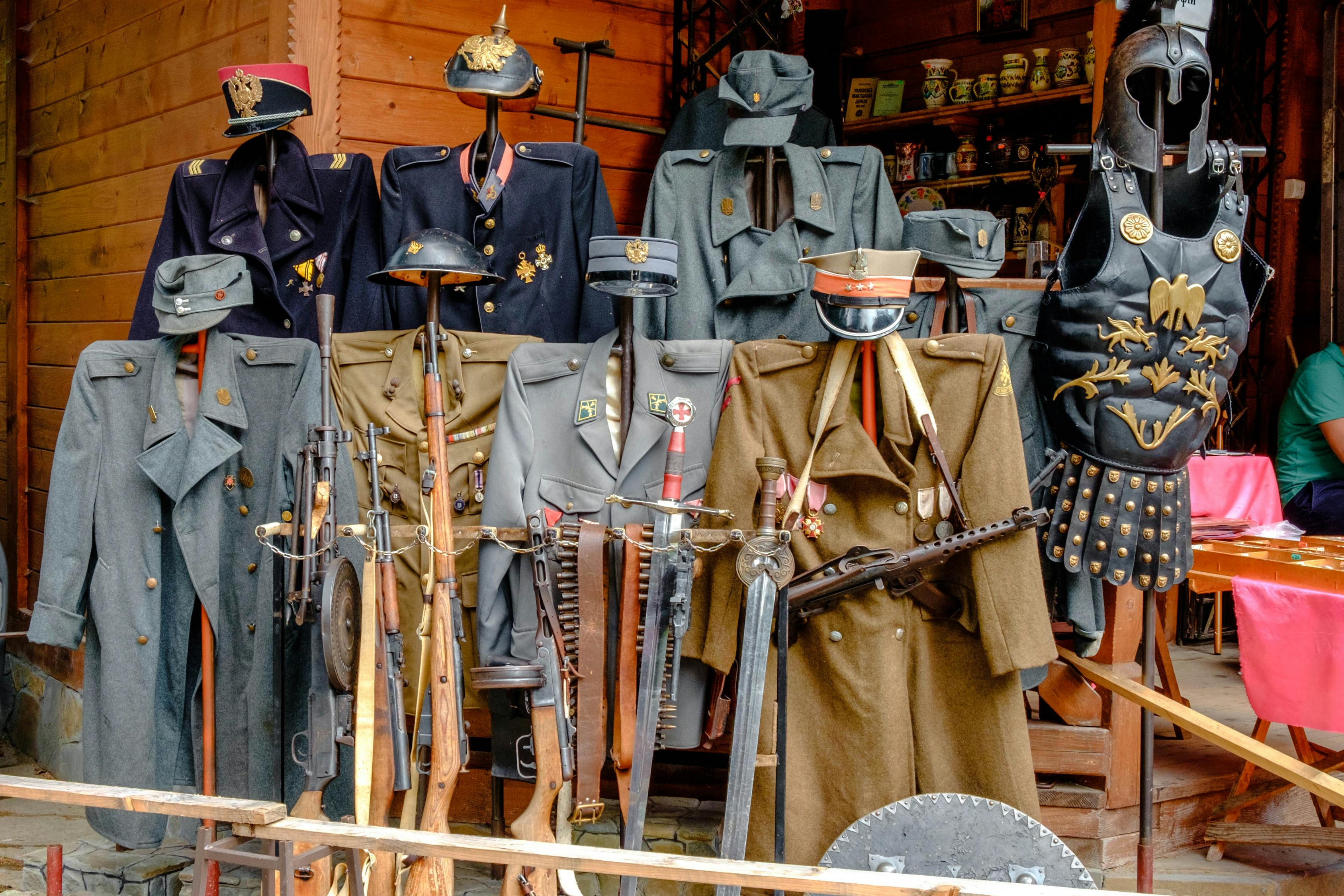 最新军服款式，展现现代军事力量的独特风采