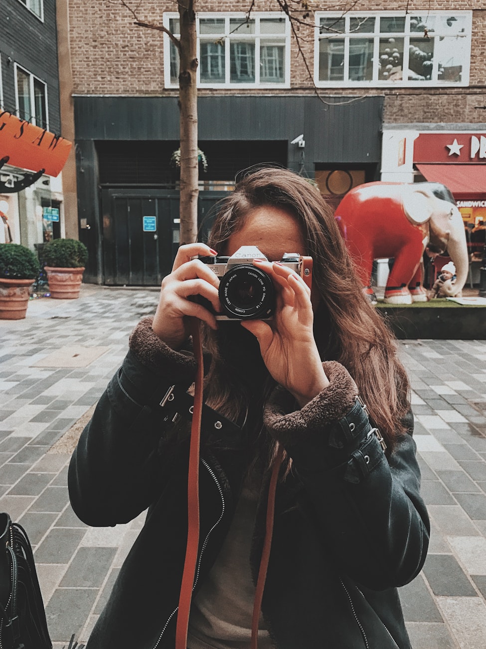 女演员王晶,影视界的璀璨明星之光